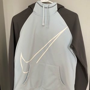 Womens Nike swestshirt